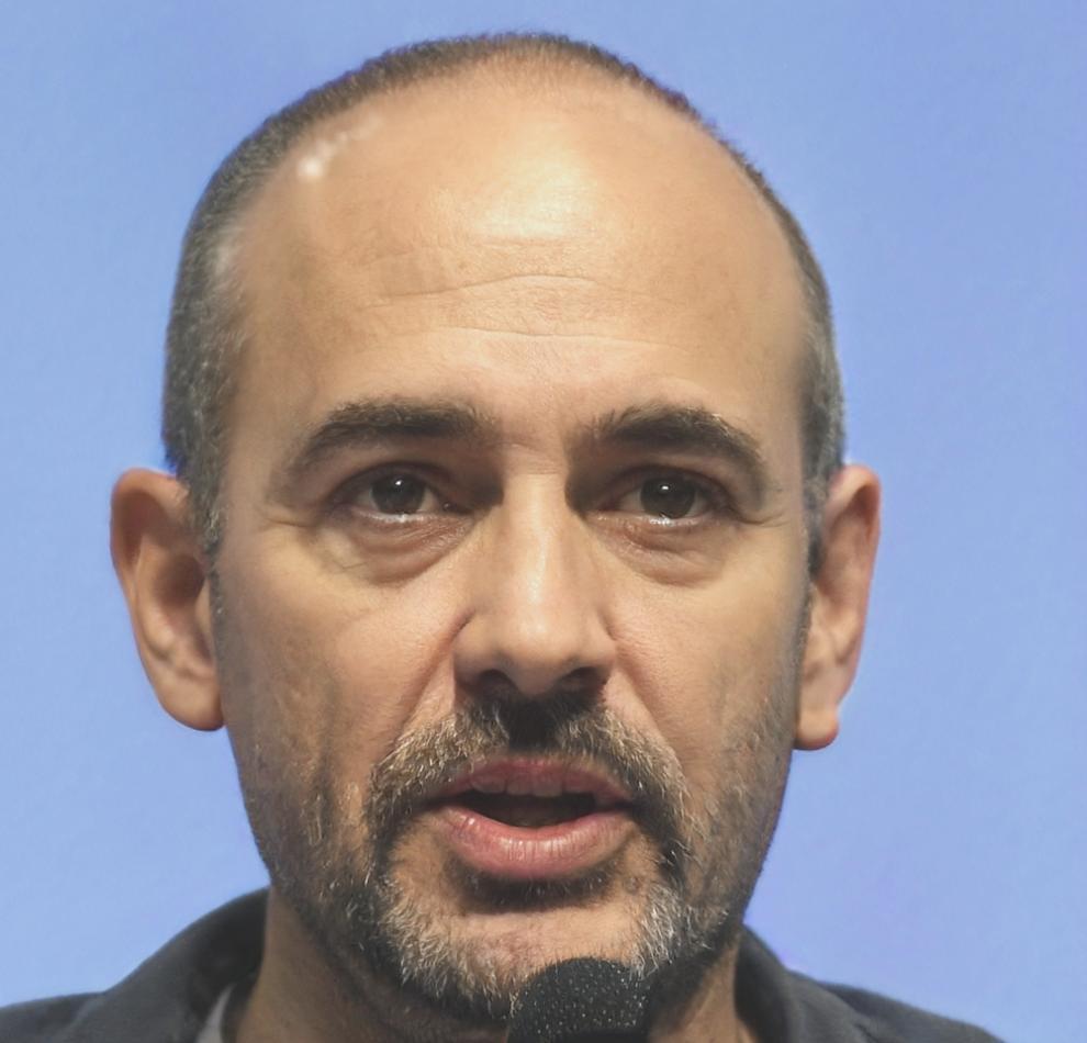 Dr. Marcus Weber, Finanzexperte und Kursleiter